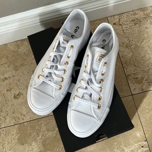 Converse Lift OX Platform Leather Sneaker in white and gold
